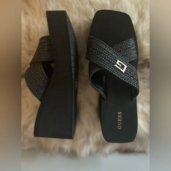 Guess Danvi platform sandal - Picture 4 of 14